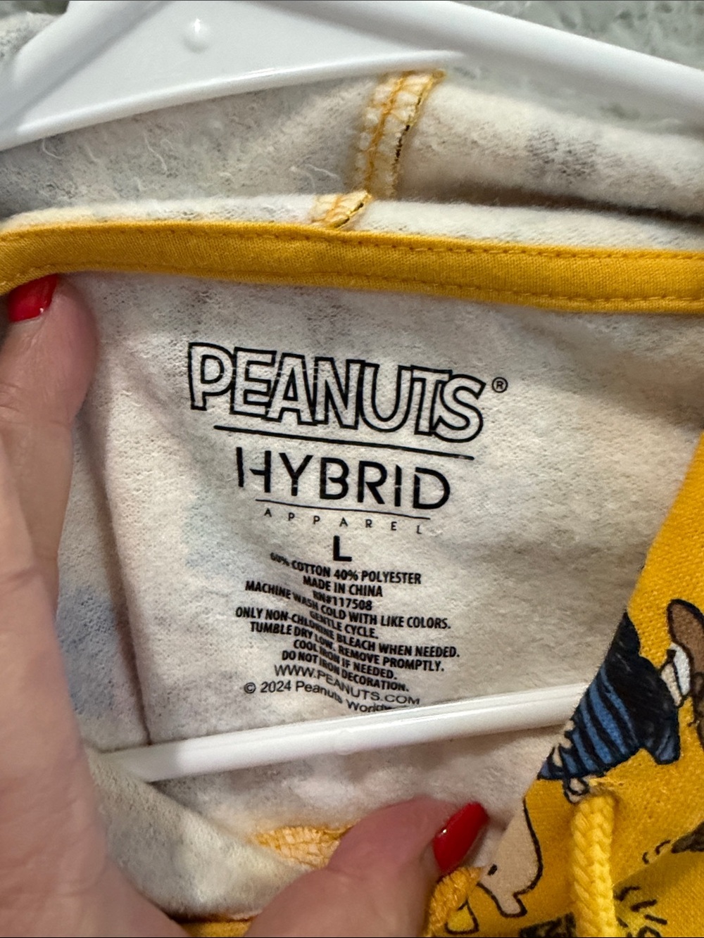 Men’s Yellow Peanuts Character Hoodie - Comfortable Pullover Large - Picture 2 of 6